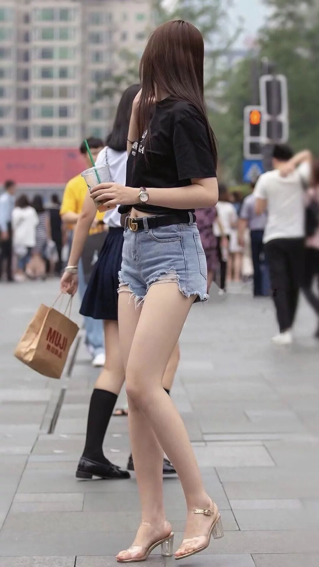 中国篮球明星赵睿个人品牌影响力持续扩大，中国篮球运动员赵睿